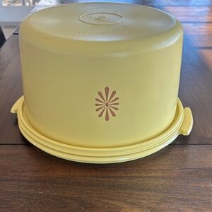 Tupperware Yellow Cake Holder Vintage